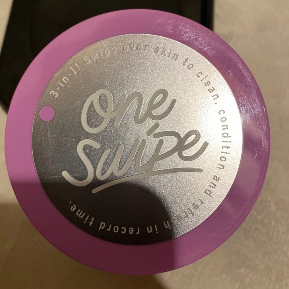 One Swipe Face Wipes - Picture 2 of 3